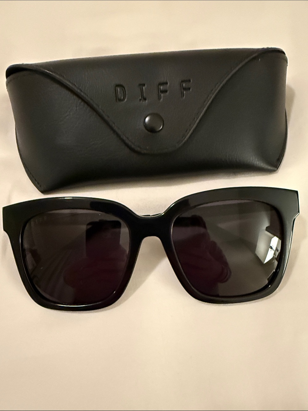 Diff Eyewear Black Oversized Square Bella Sunglasses with Case